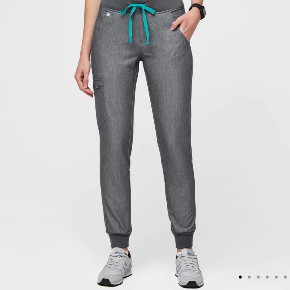 Figs Zamora jogger scrub pants in graphite - medium petite- preloved